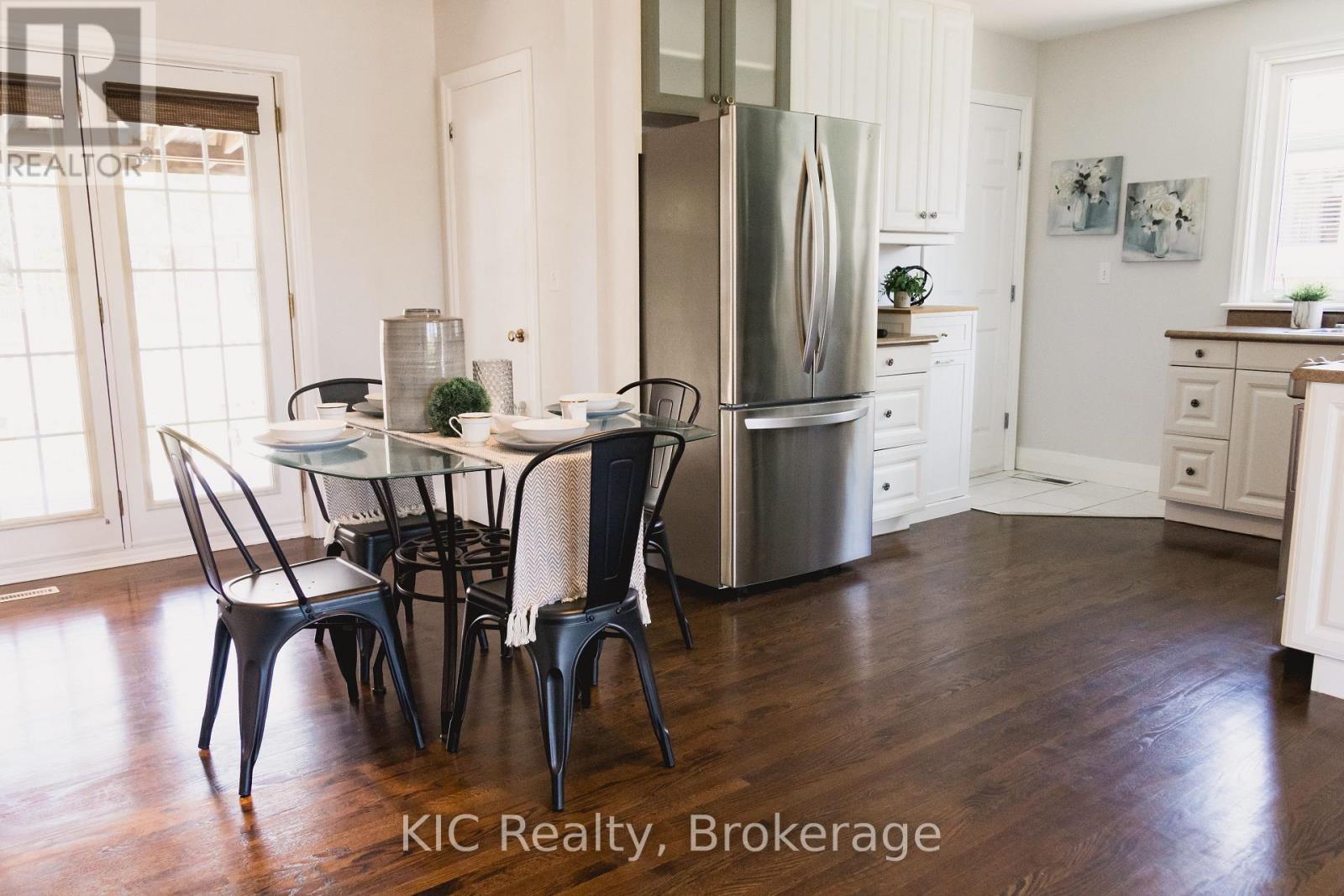 572 SHIRLEY STREET - 7