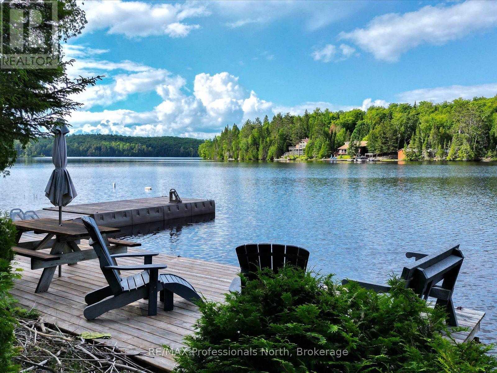 84 LAKESIDE LANE - 2