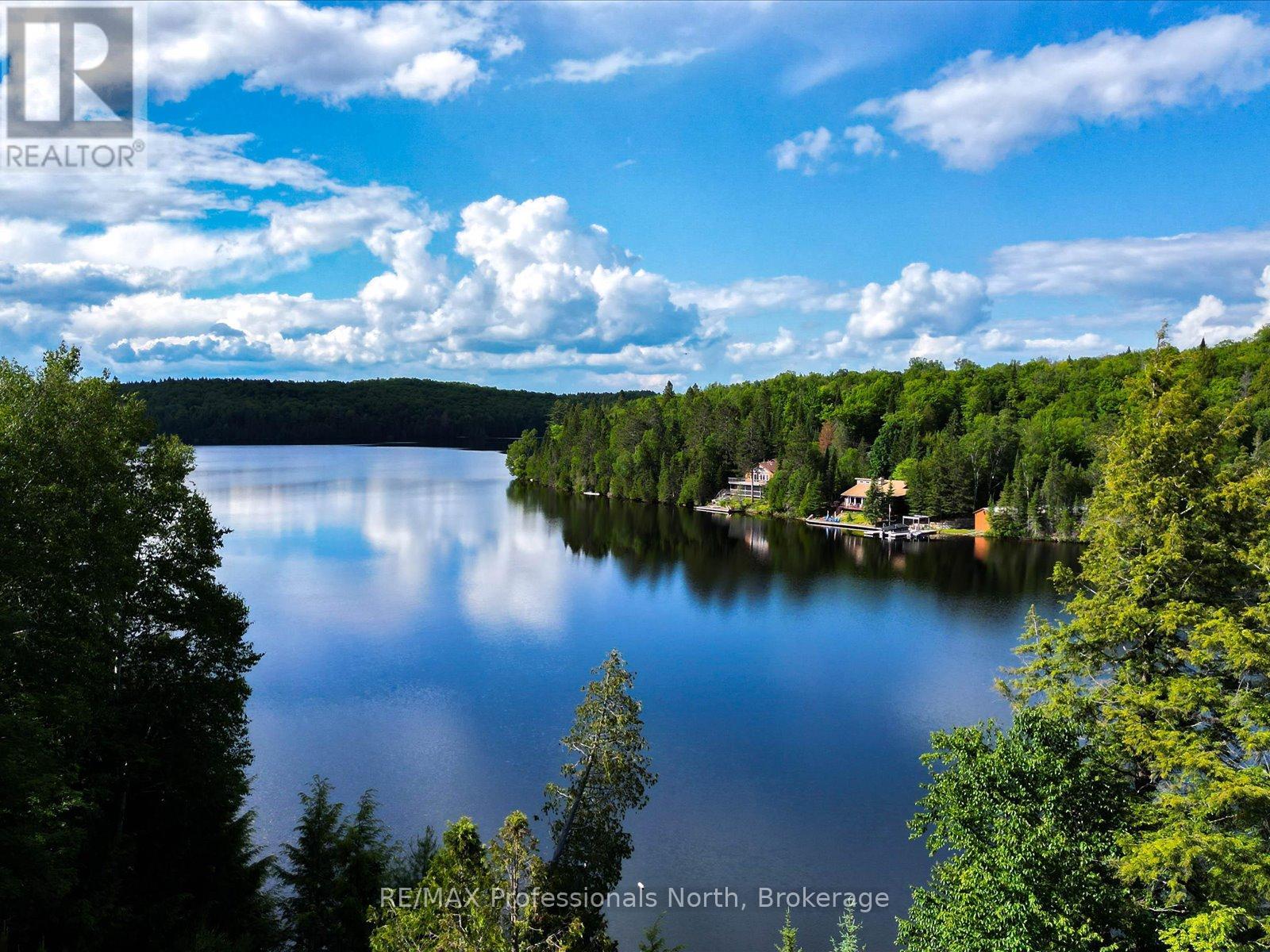 84 LAKESIDE LANE - 4
