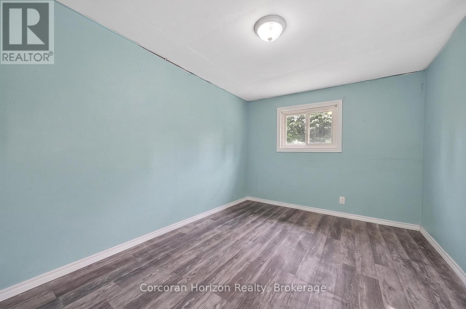 20 PARRY SOUND ROAD - 11