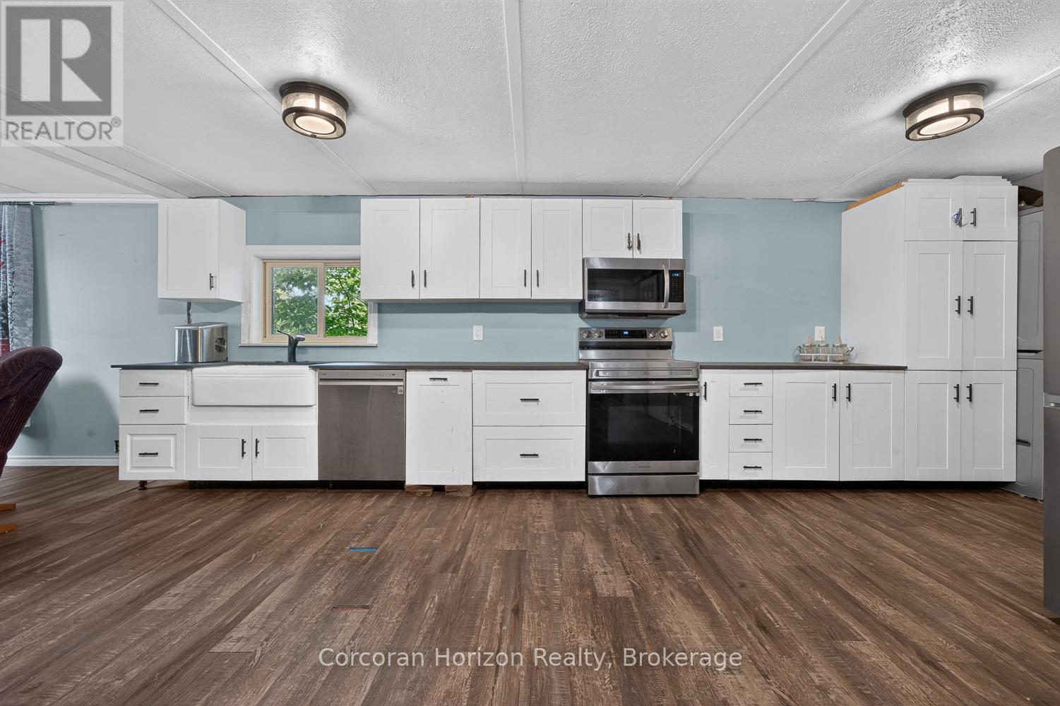 20 PARRY SOUND ROAD - 18