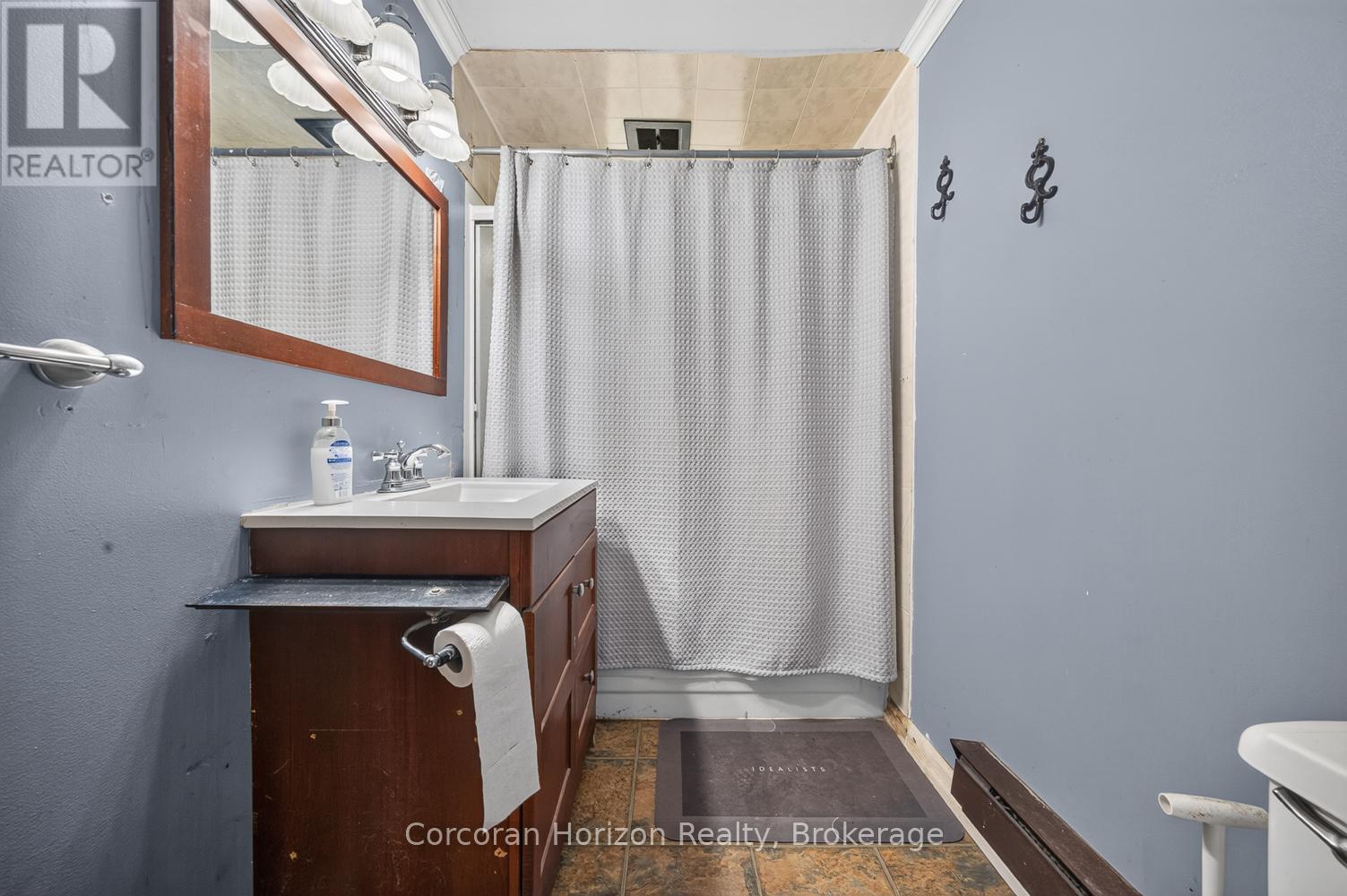 20 PARRY SOUND ROAD - 23