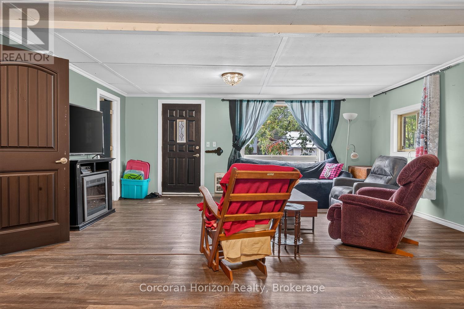 20 PARRY SOUND ROAD - 25