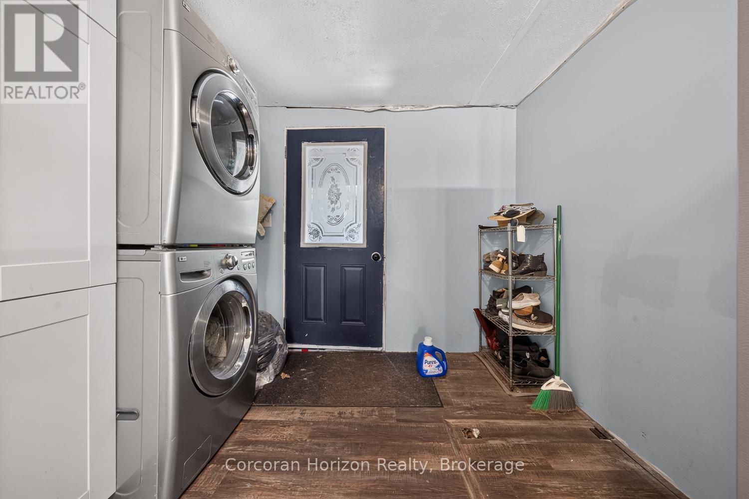 20 PARRY SOUND ROAD - 27