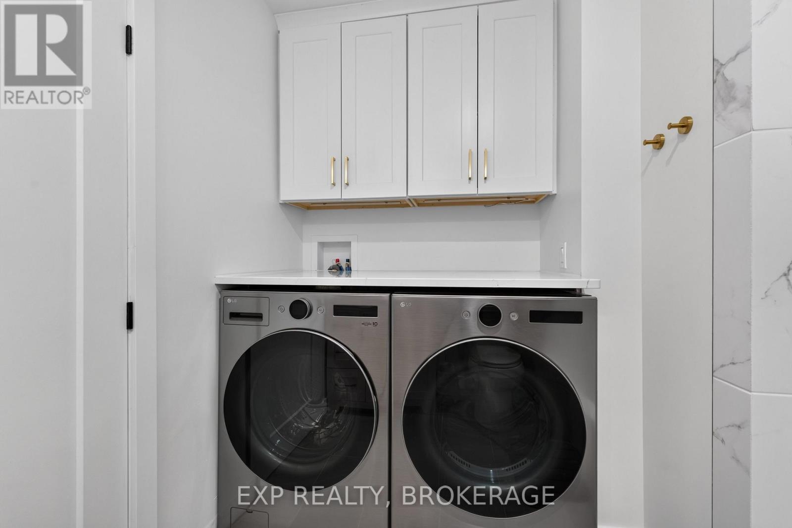 1802 SYDENHAM ROAD - 26