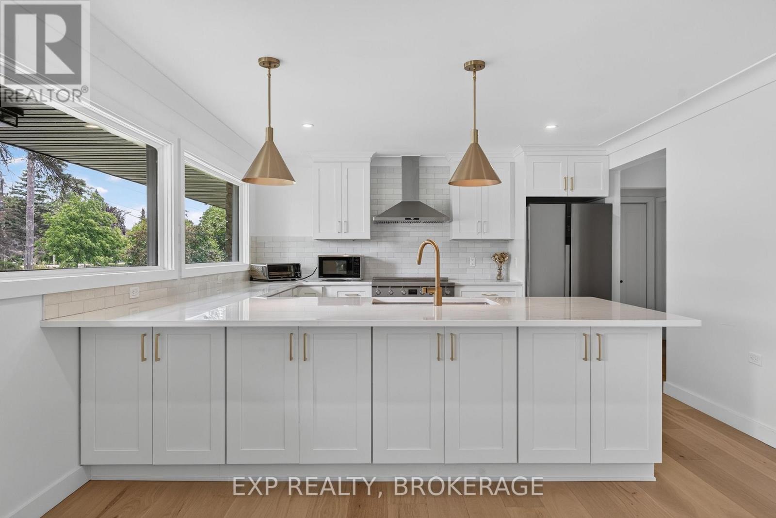 1802 SYDENHAM ROAD - 4