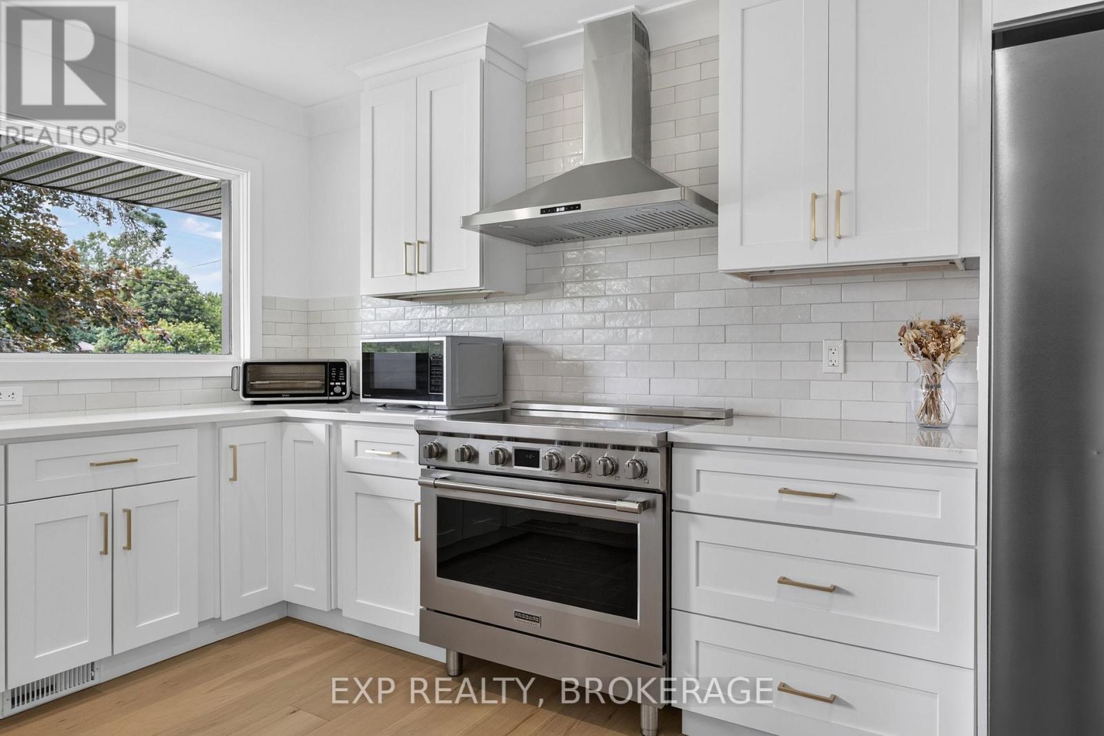 1802 SYDENHAM ROAD - 8