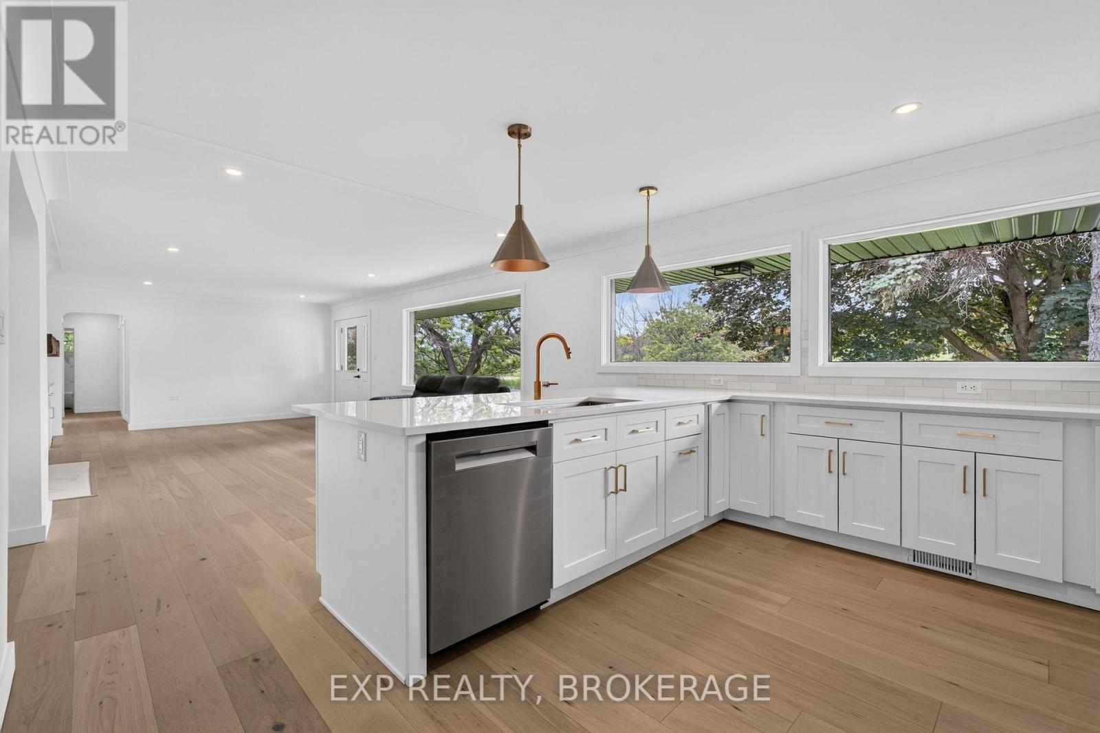 1802 SYDENHAM ROAD - 7