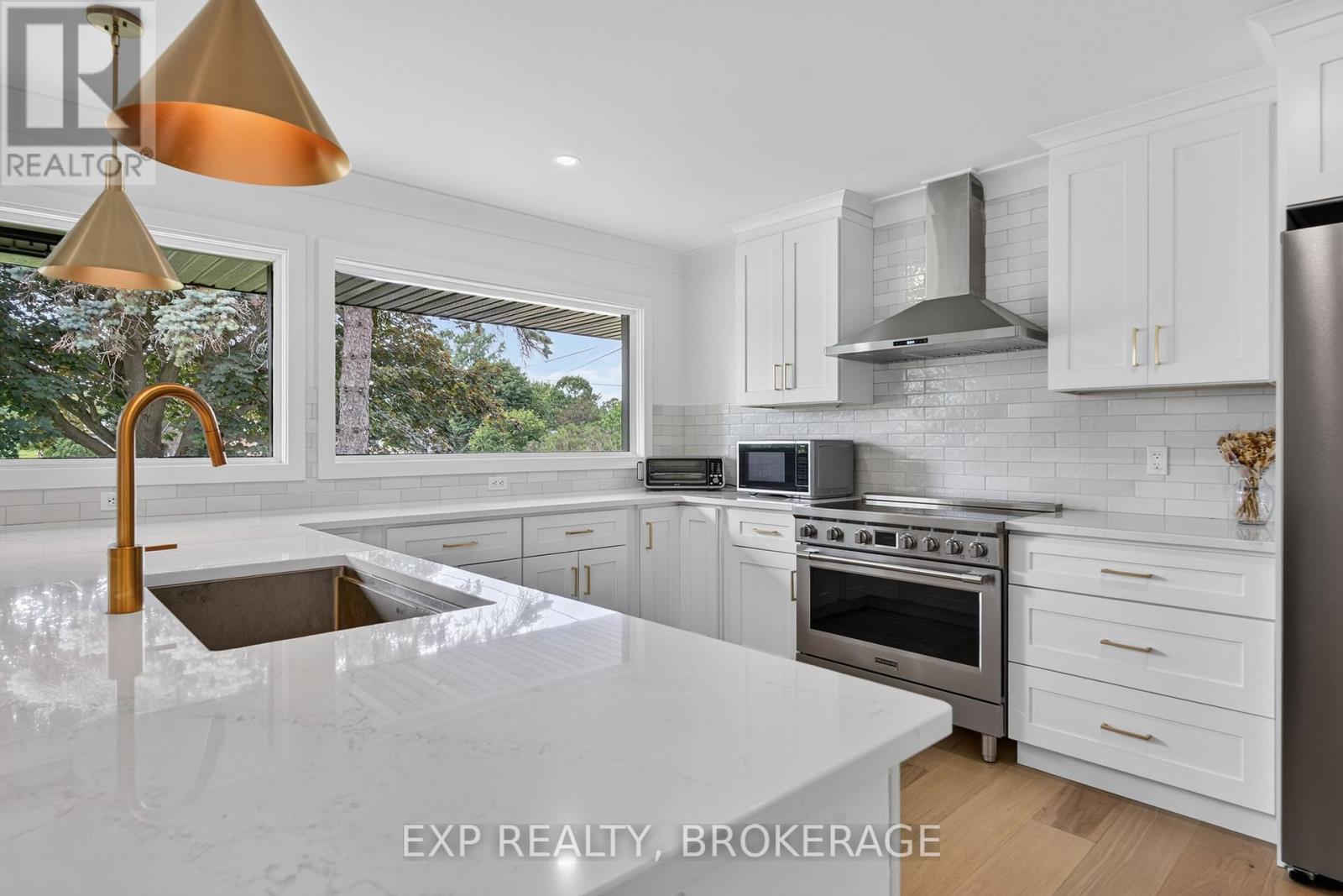 1802 SYDENHAM ROAD - 5