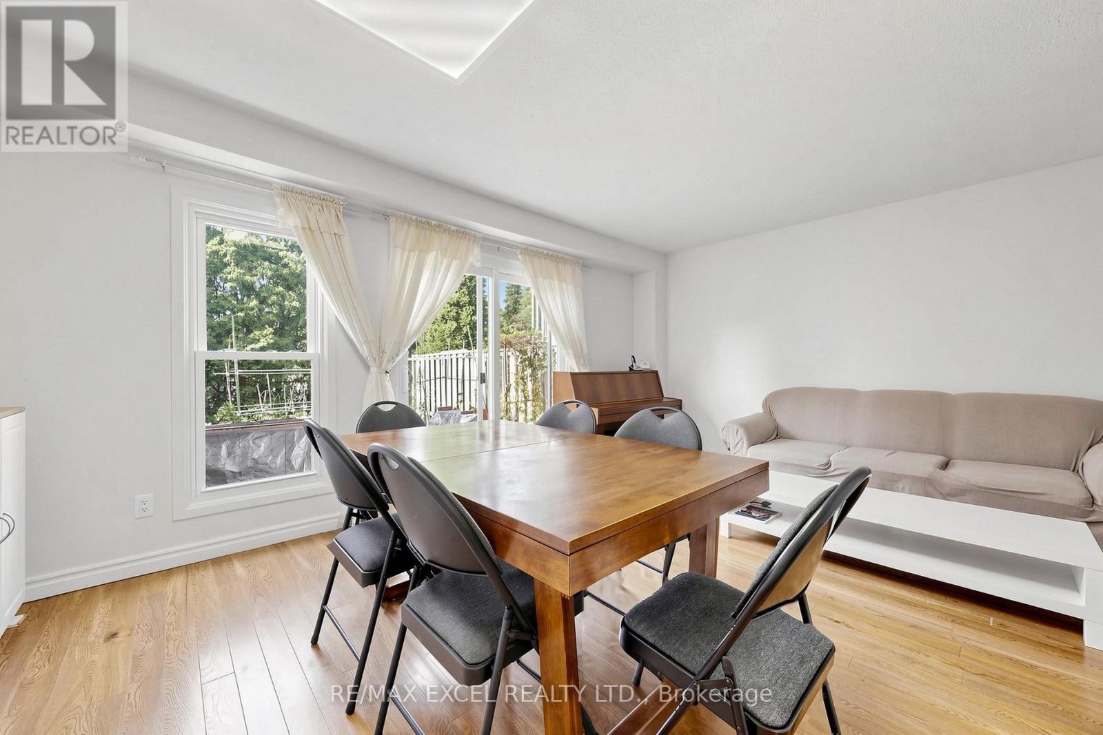 #91 1131 SANDHURST CIRCLE - 13
