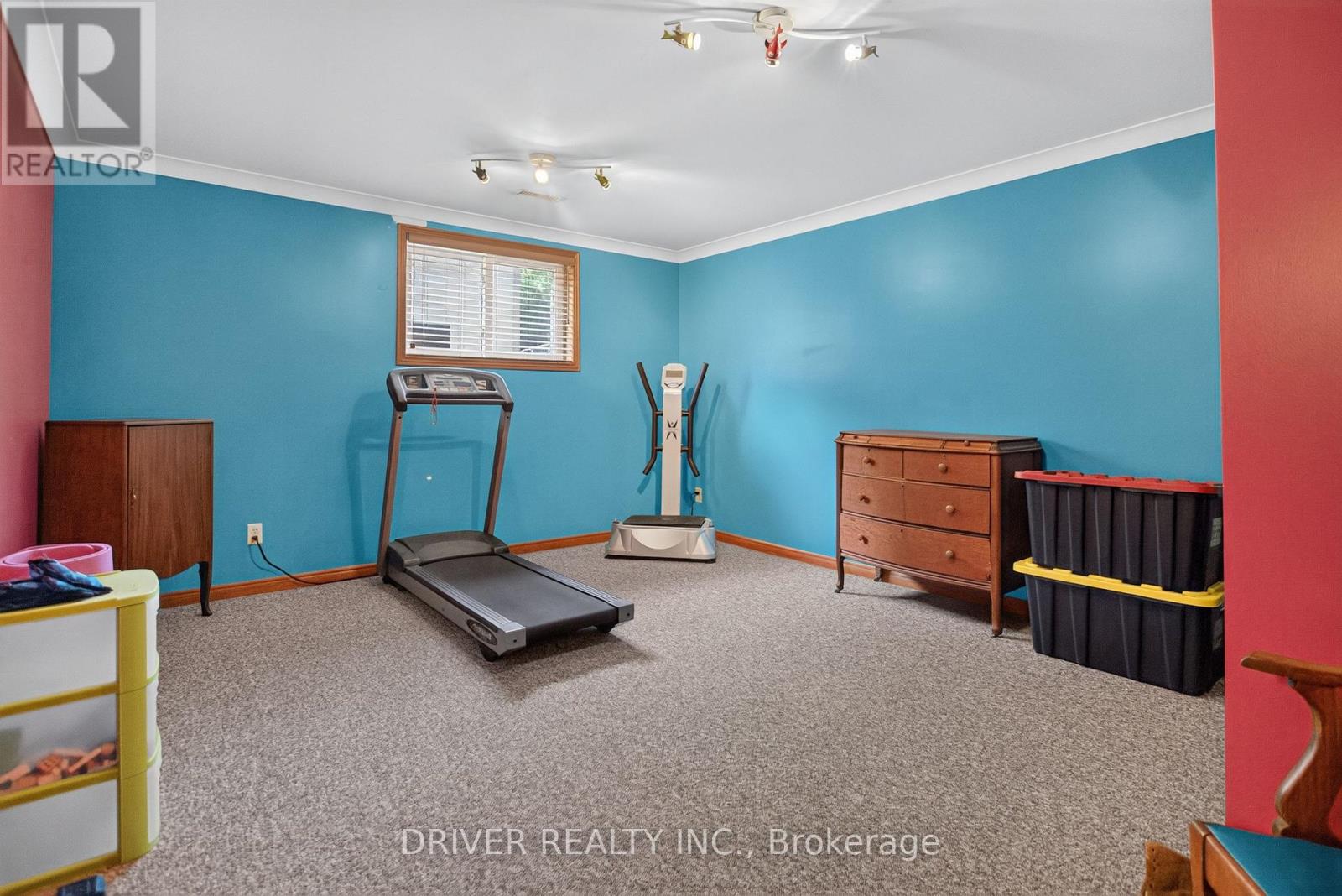 24 HAWTHORNE CRESCENT - 24