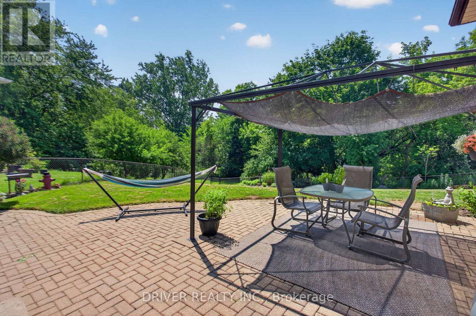 24 HAWTHORNE CRESCENT - 25