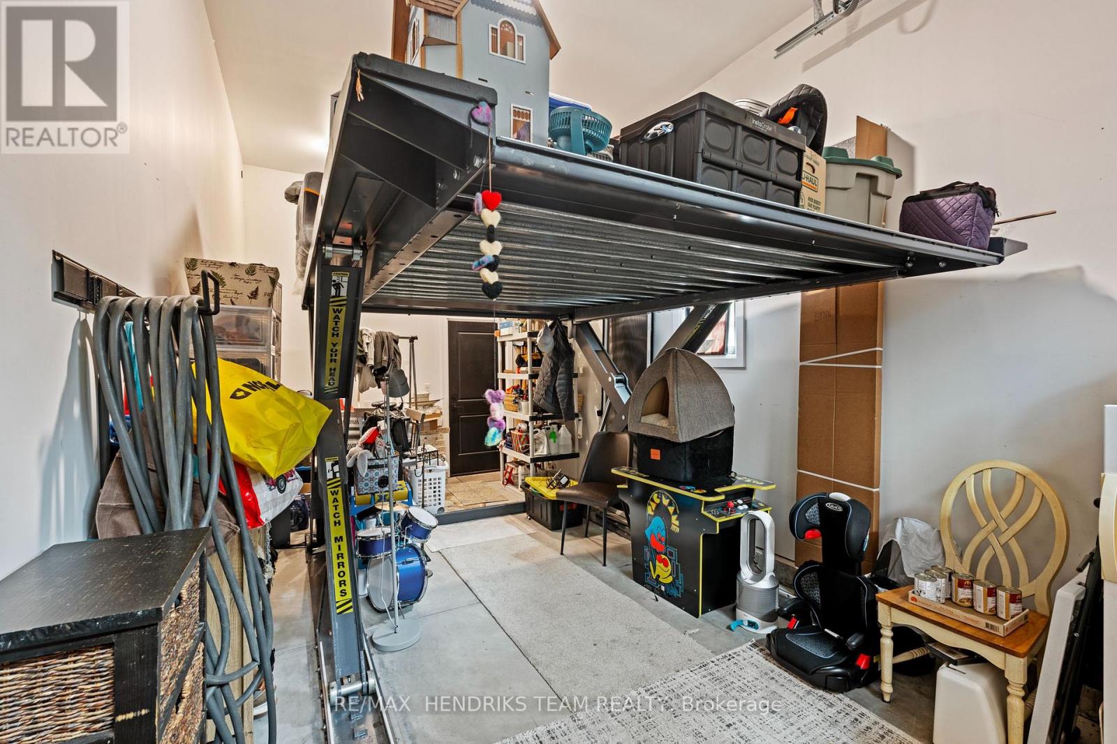 8 STANMARY DRIVE - 35