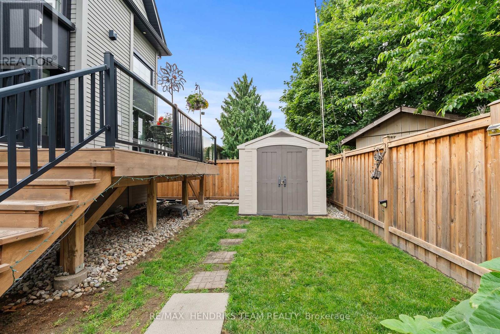 8 STANMARY DRIVE - 38