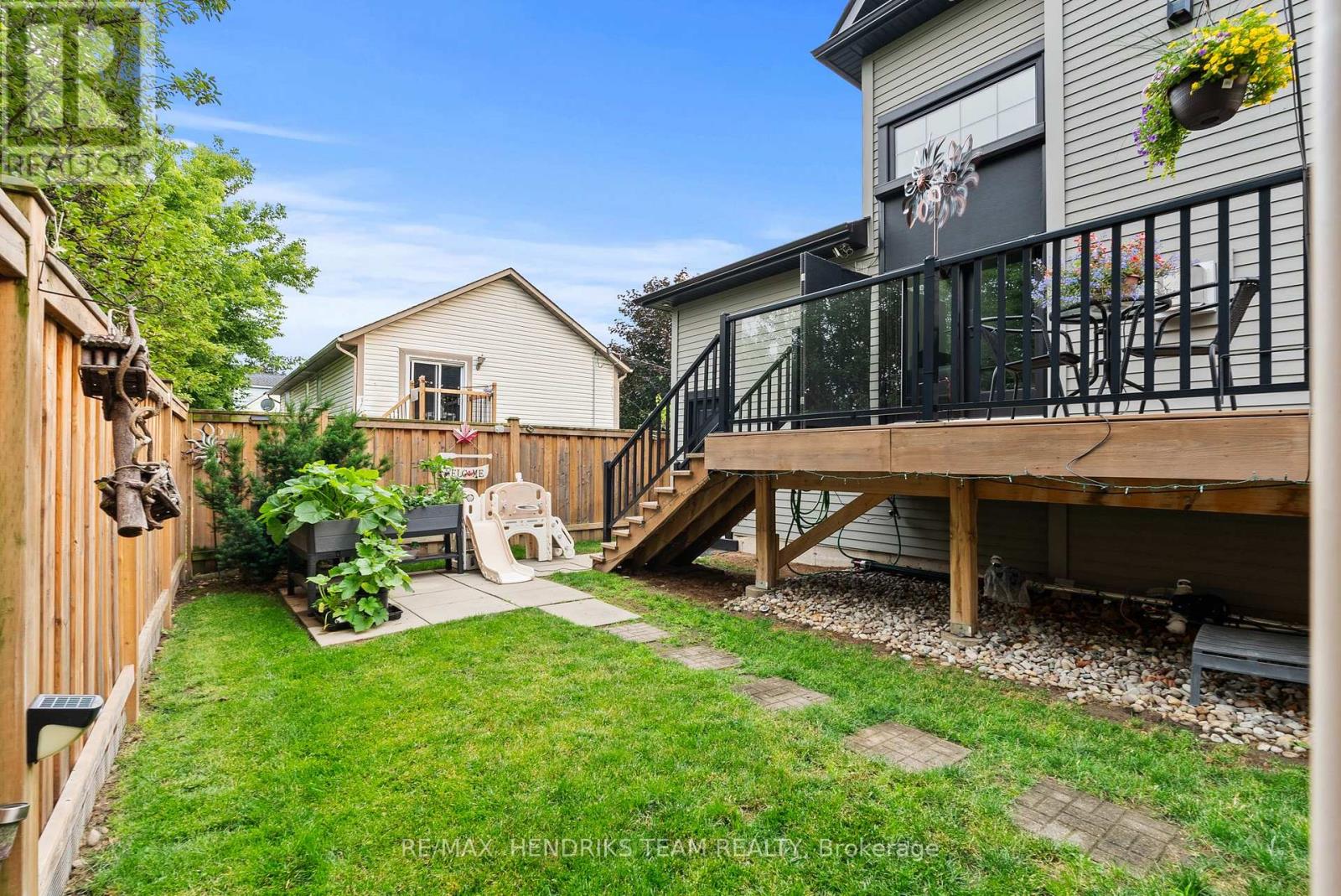 8 STANMARY DRIVE - 40
