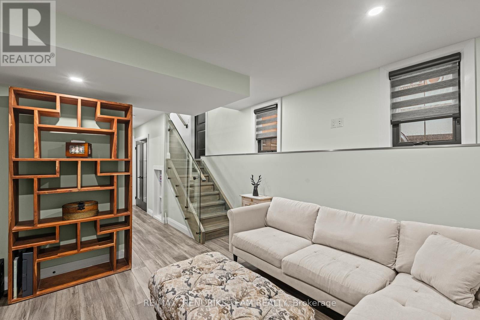 8 STANMARY DRIVE - 28