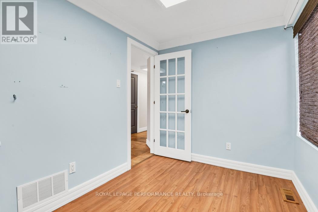Studio for Rent in Ottawa – 921 NOTRE DAME STREET, Ottawa – By Peter Sagos - Image 20