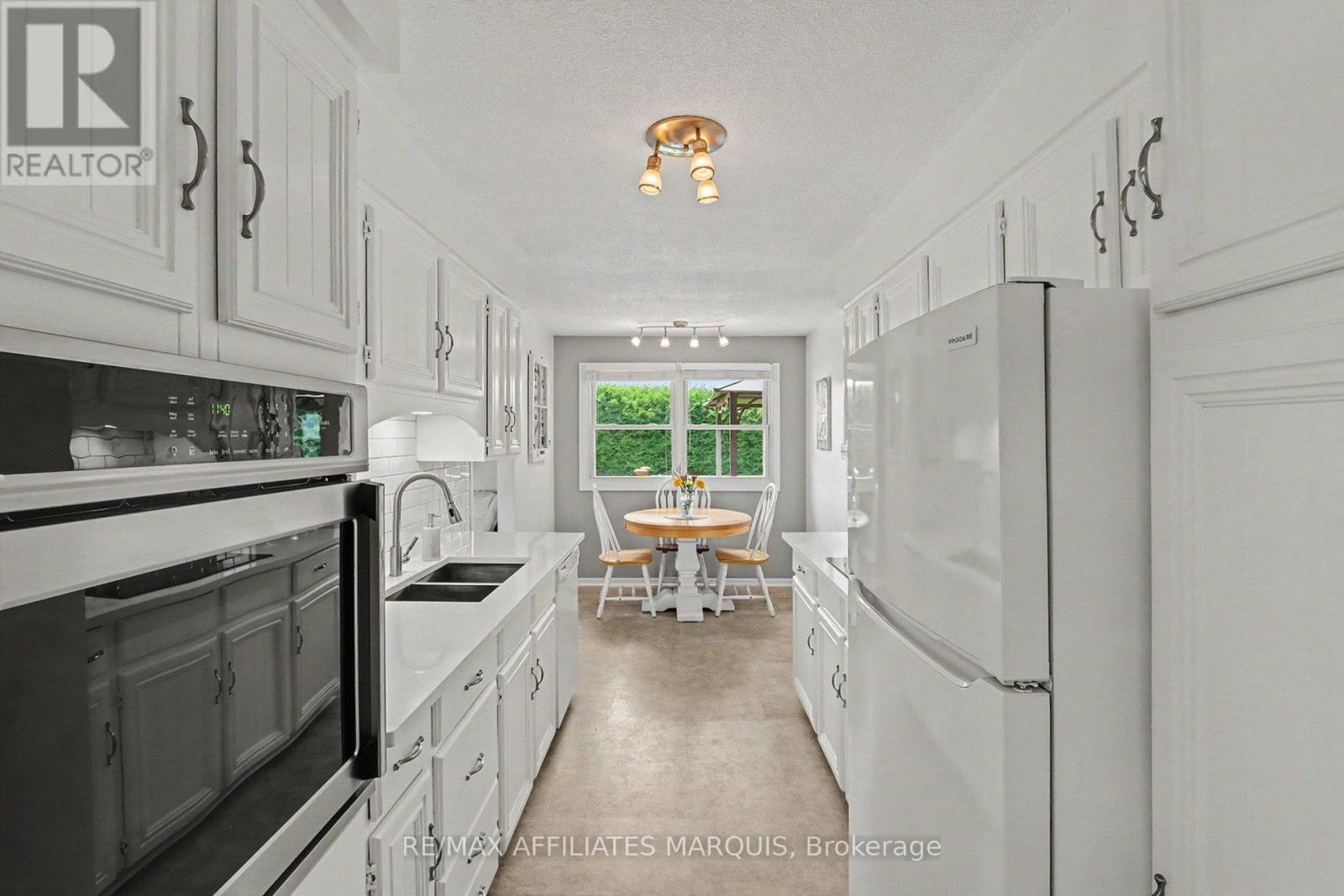 929 KITLEY/S ELMSLEY TOWNLINE RD,RR#4 ROAD - 12