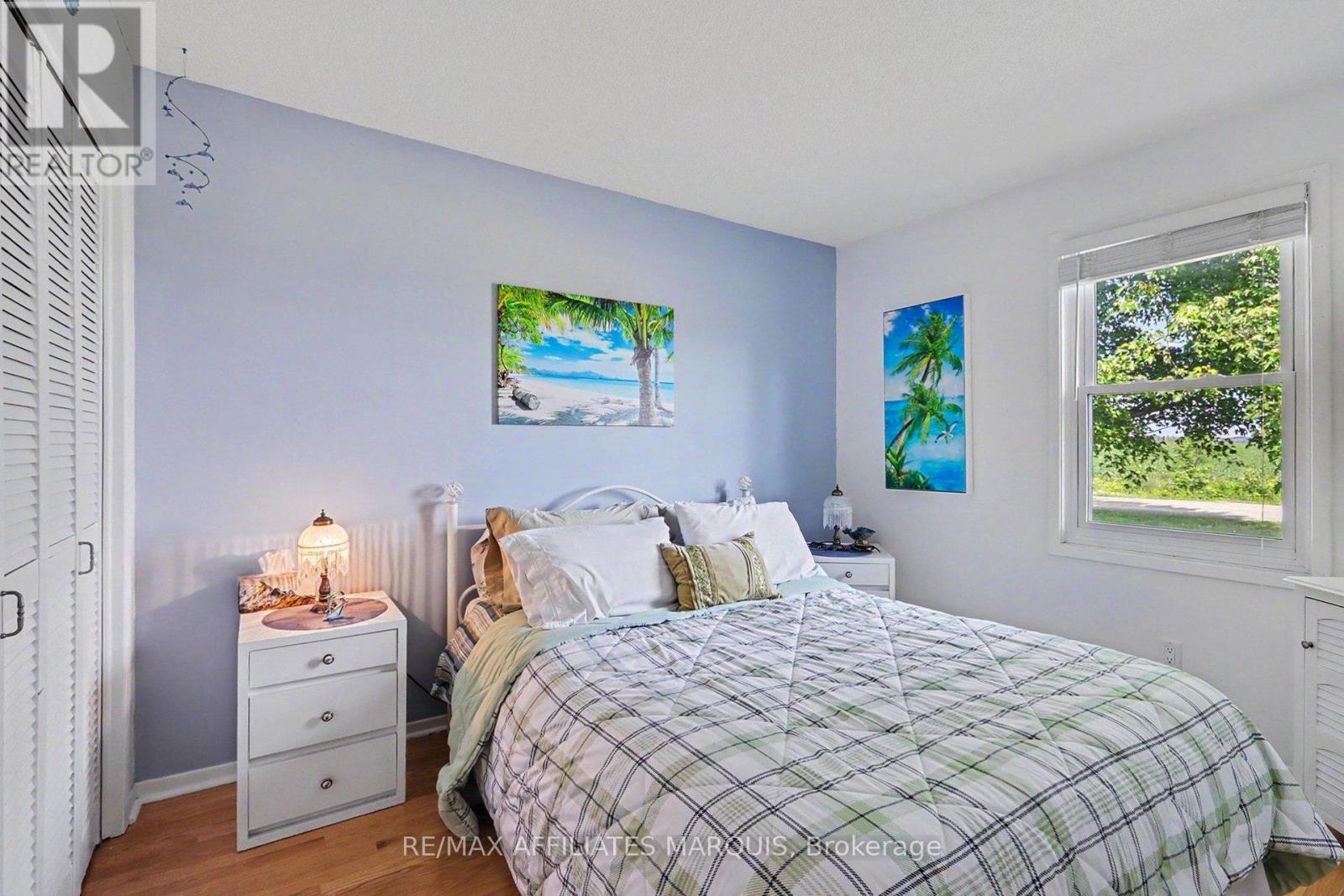929 KITLEY/S ELMSLEY TOWNLINE RD,RR#4 ROAD - 22