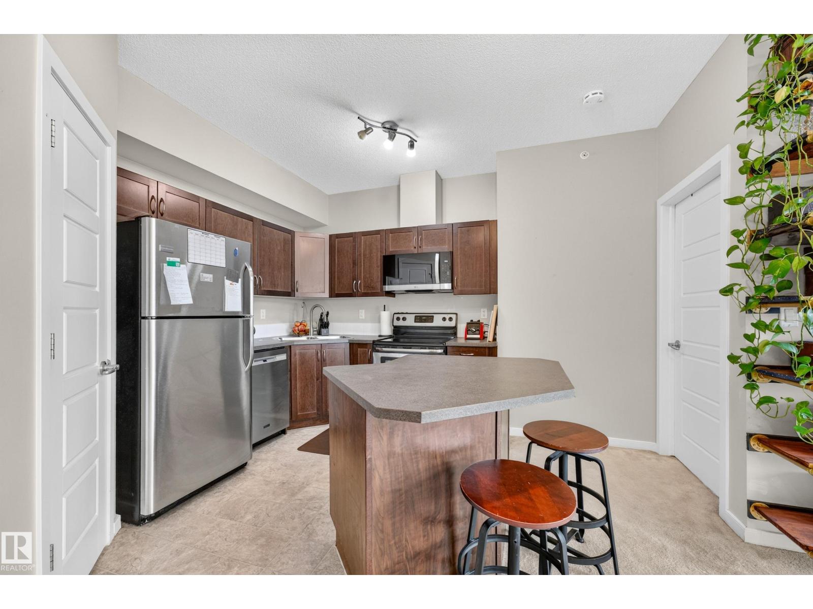#417 13835 155 AV NW - 5