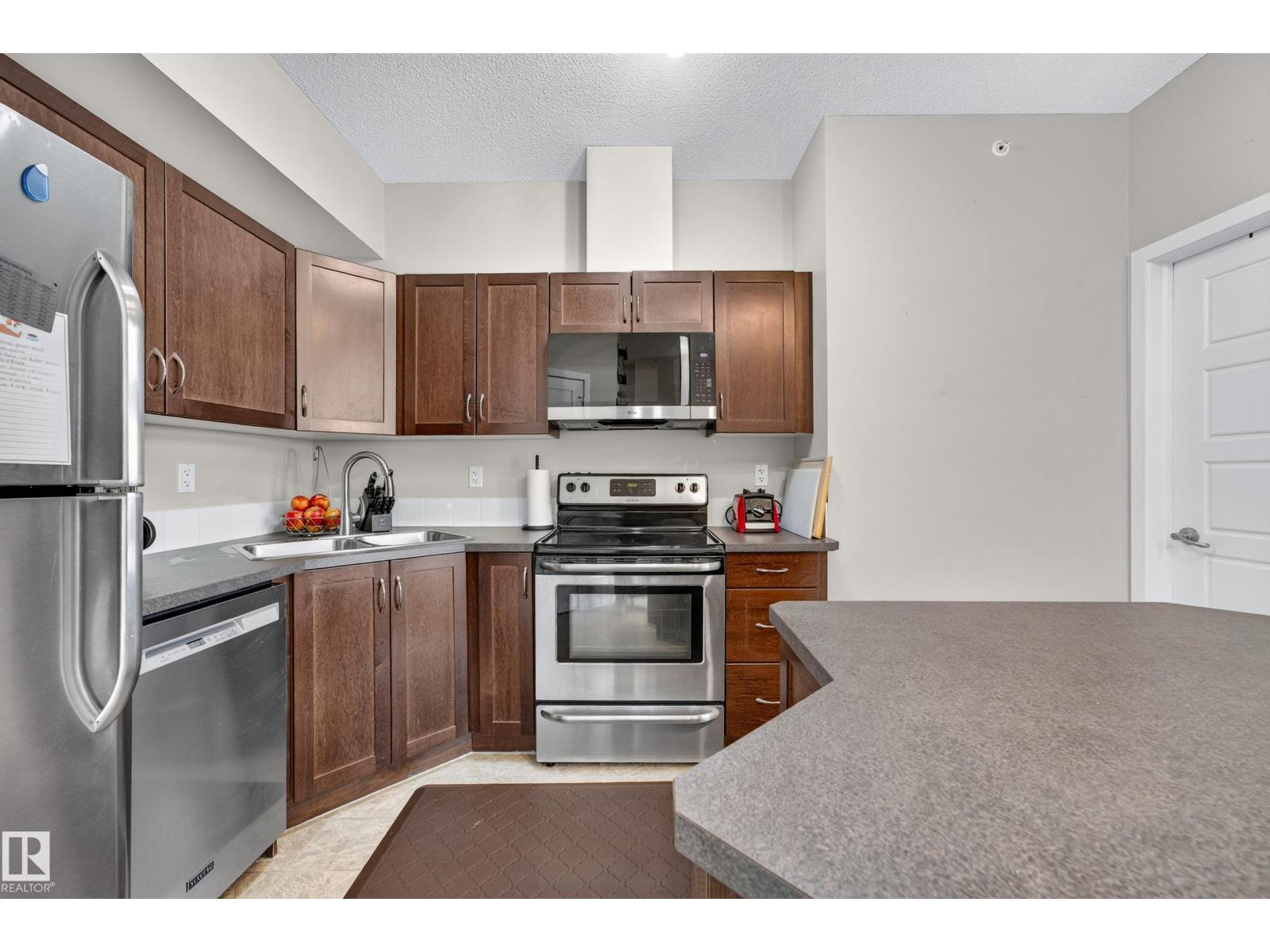 #417 13835 155 AV NW - 6