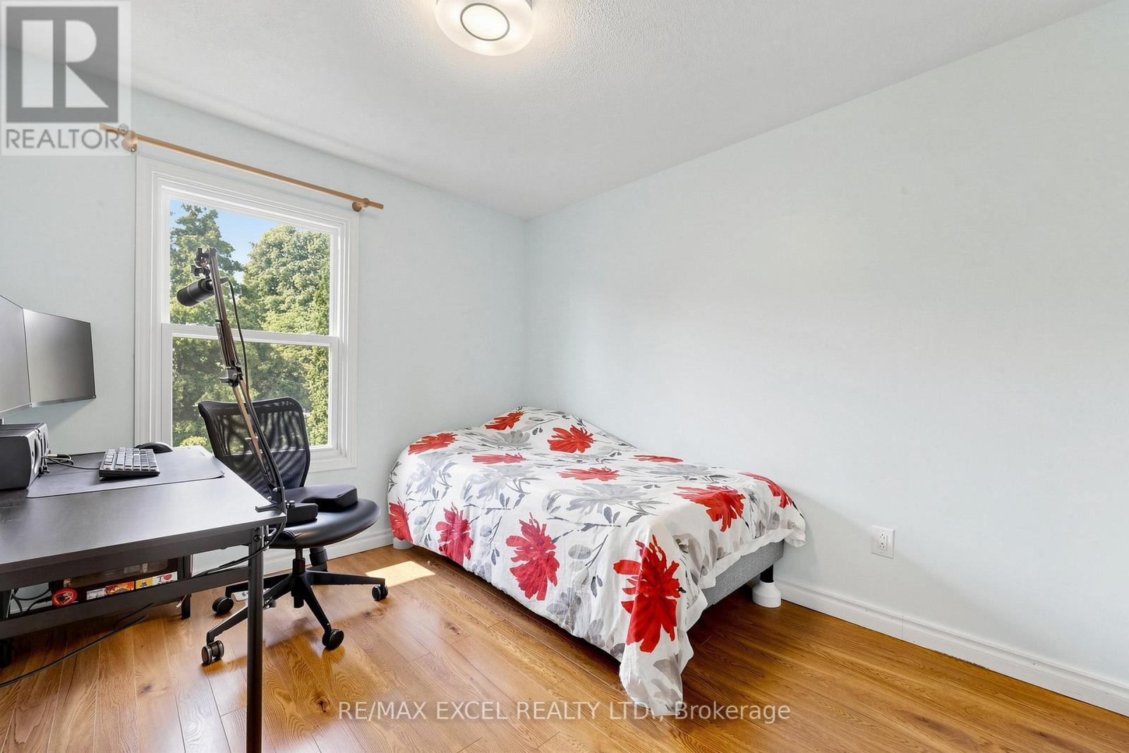 #91 1131 SANDHURST CIRCLE - 27