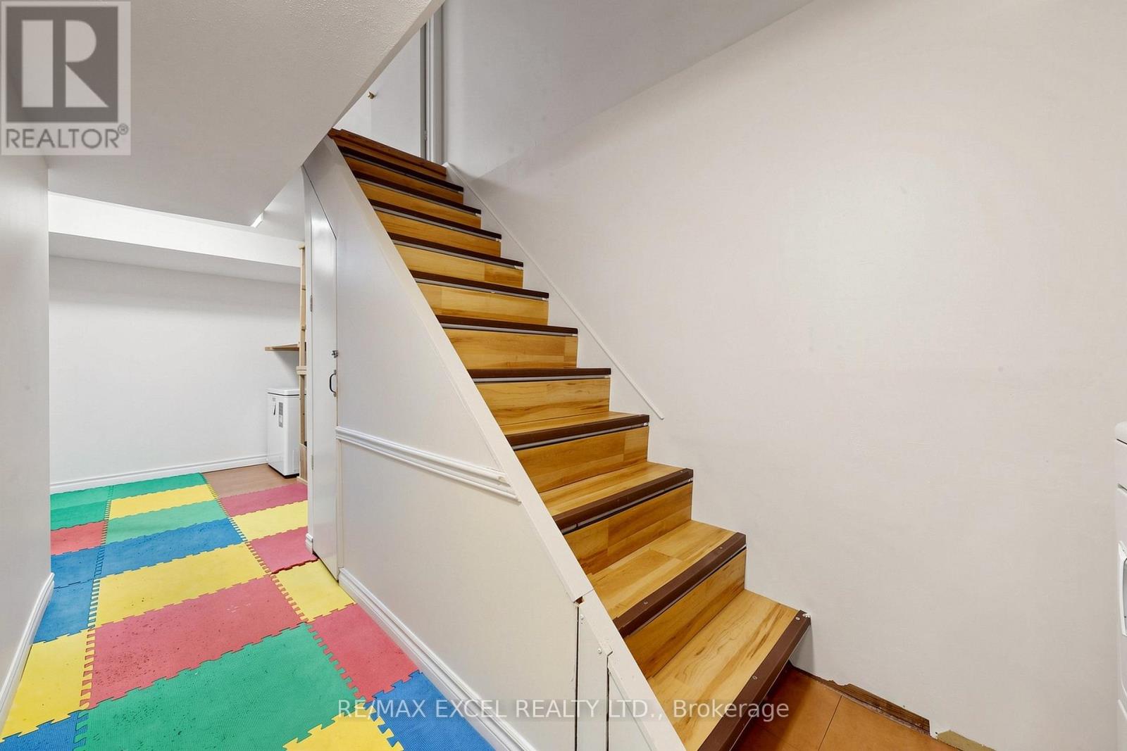 #91 1131 SANDHURST CIRCLE - 31
