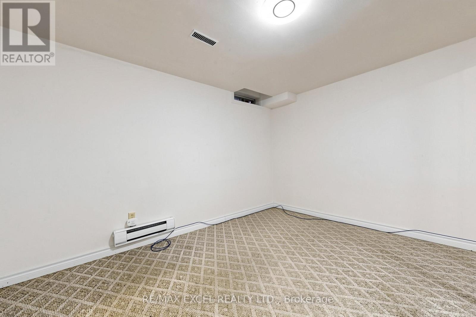 #91 1131 SANDHURST CIRCLE - 36