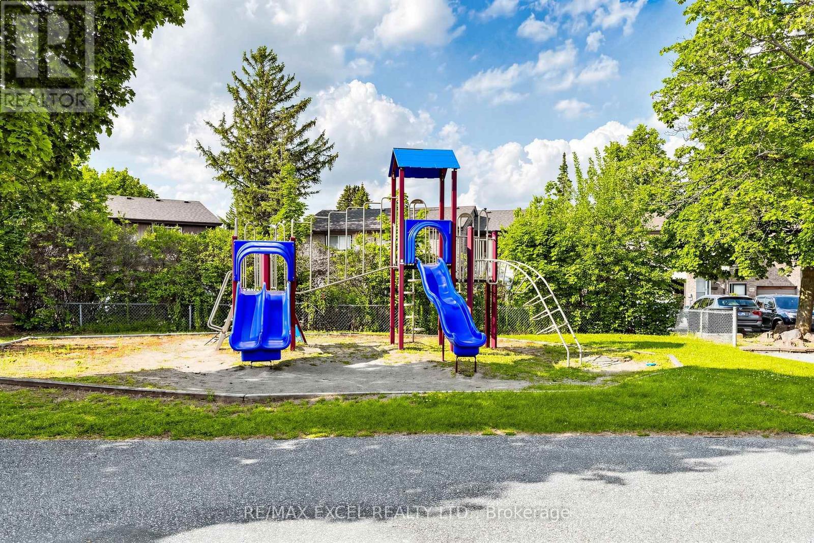 #91 1131 SANDHURST CIRCLE - 49