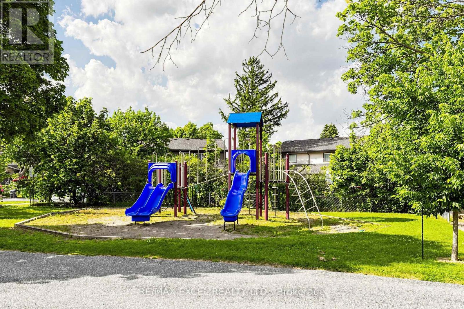 #91 1131 SANDHURST CIRCLE - 50