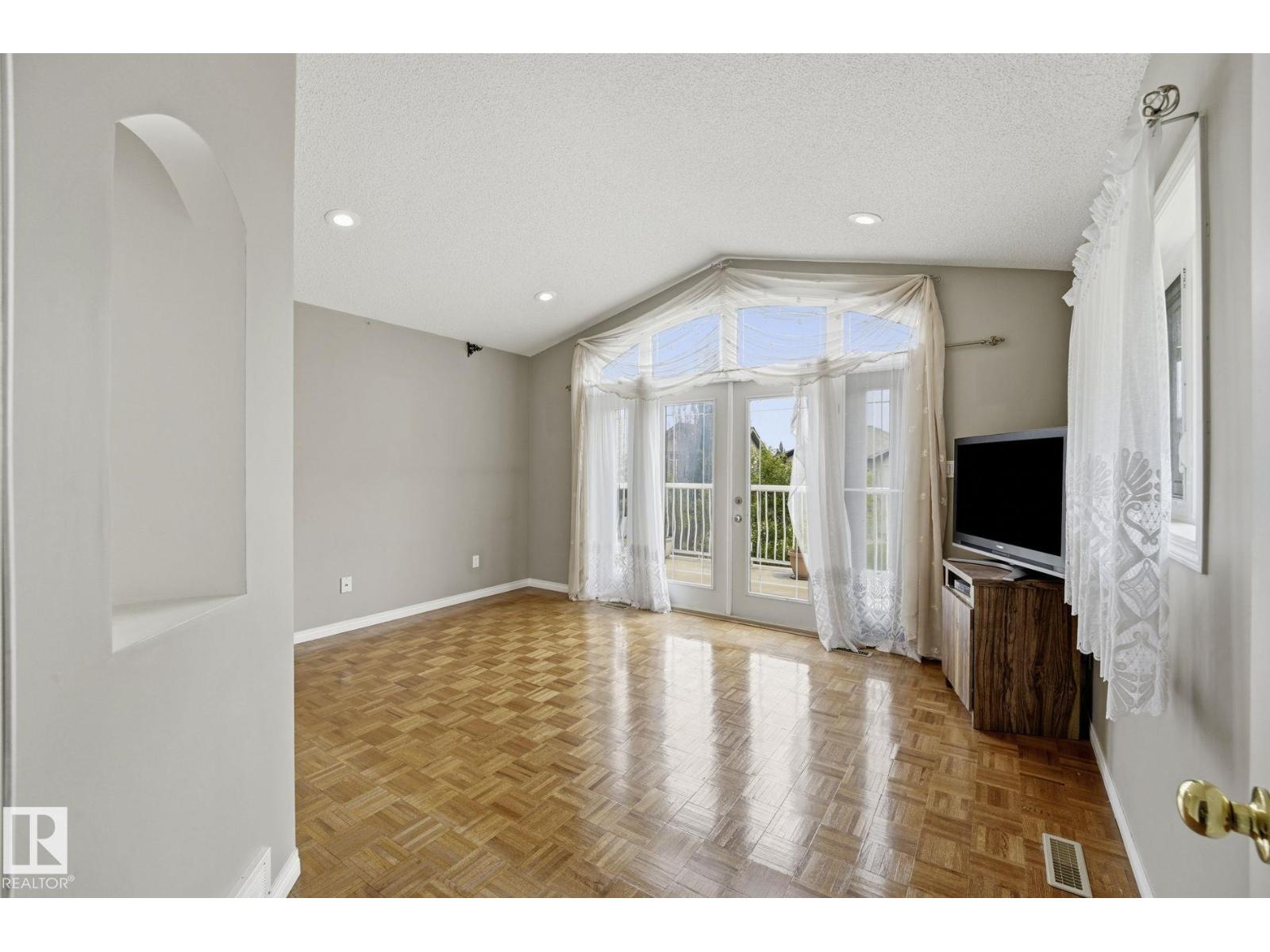 714 DALHOUSIE WY NW — photo 14
