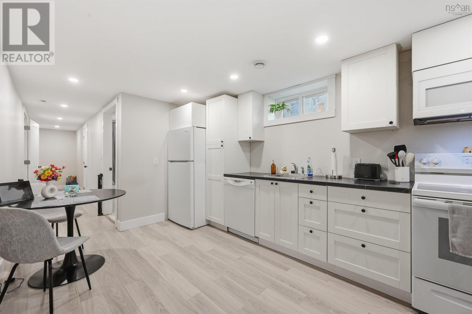 8B Gordon Street - 24