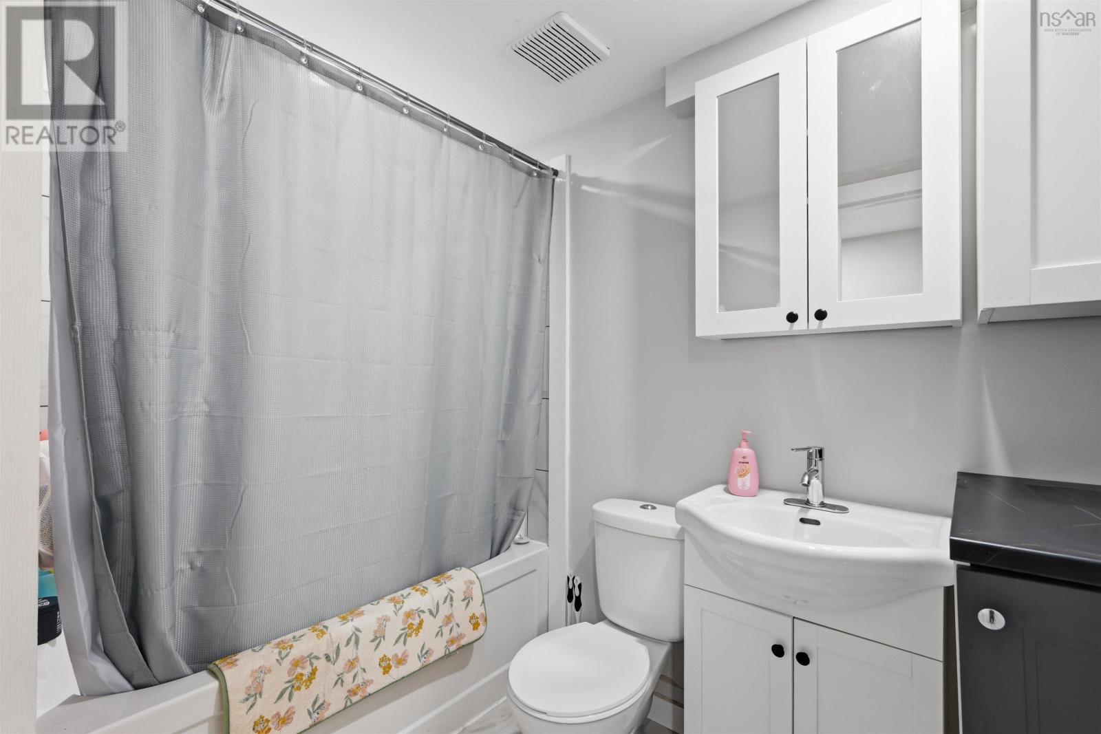 8B Gordon Street - 32