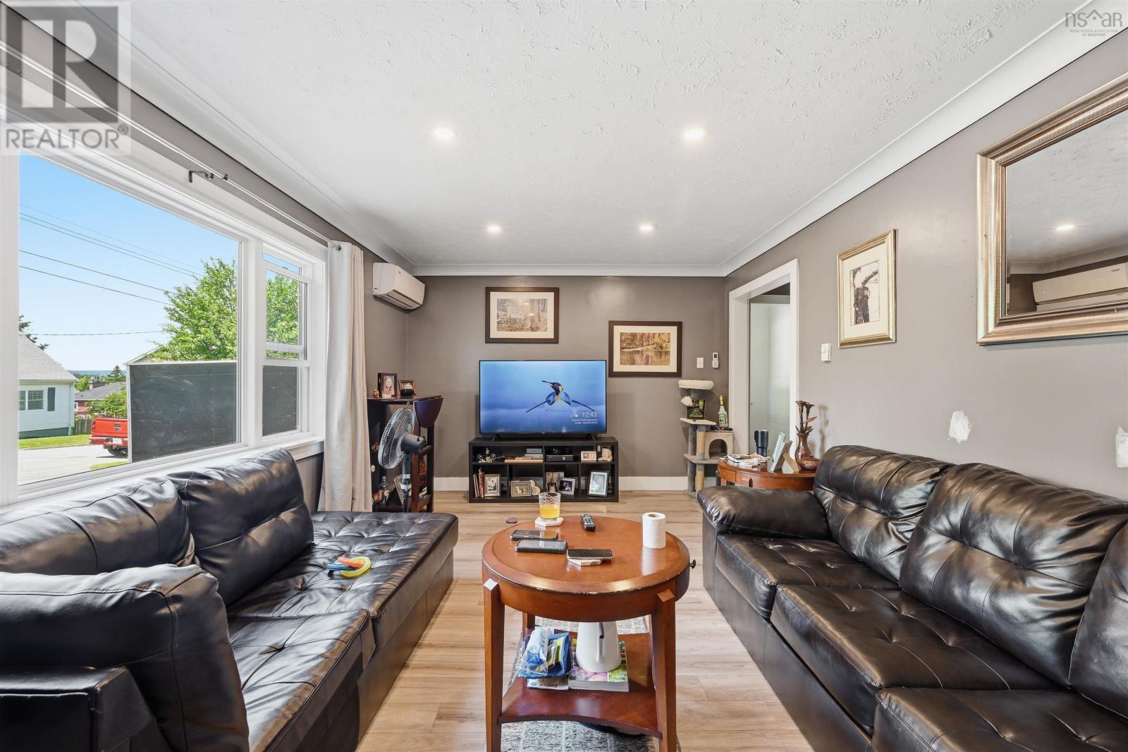 8B Gordon Street - 8