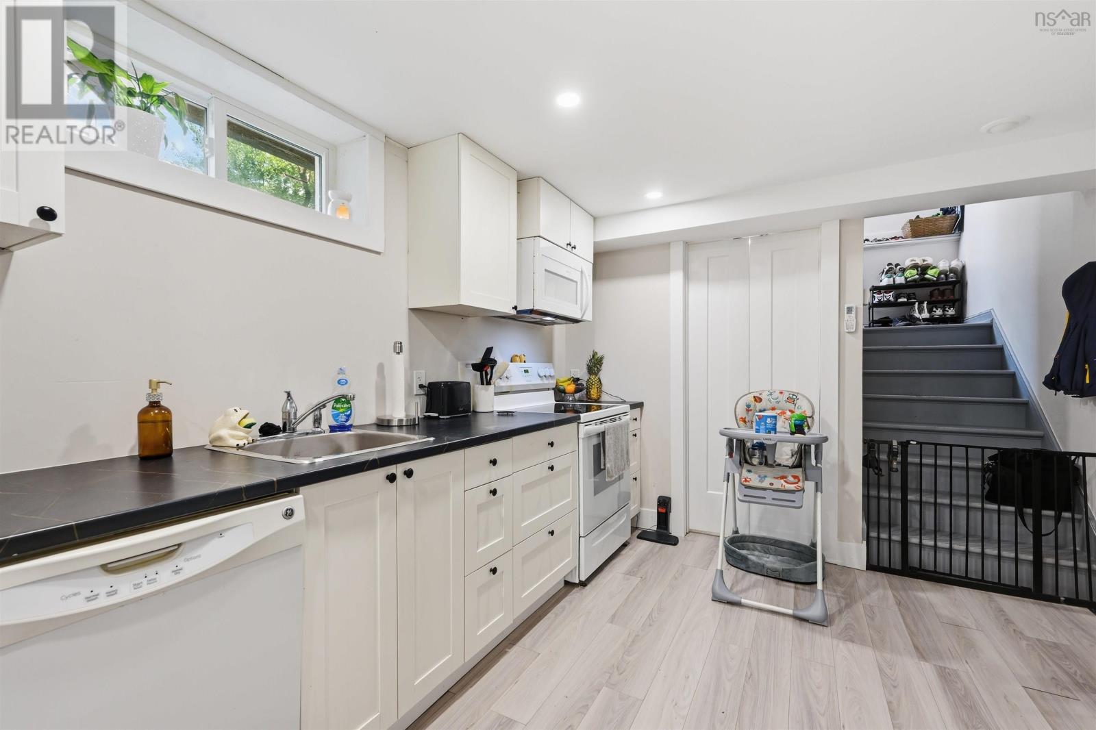 8B Gordon Street - 22