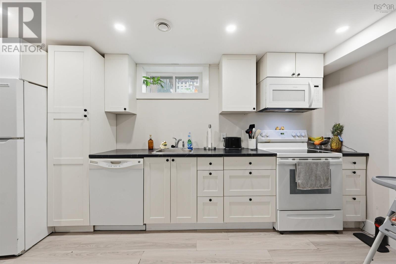 8B Gordon Street - 23