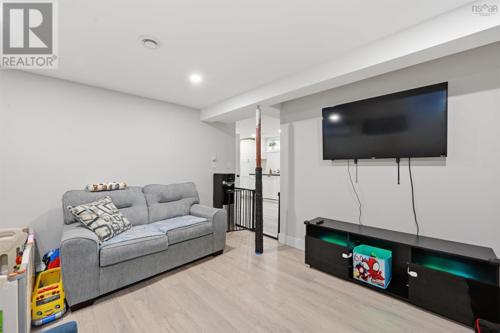 8B Gordon Street - 29
