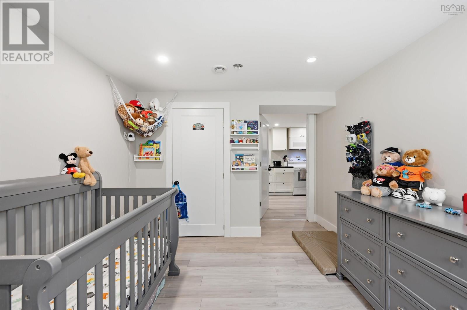 8B Gordon Street - 31
