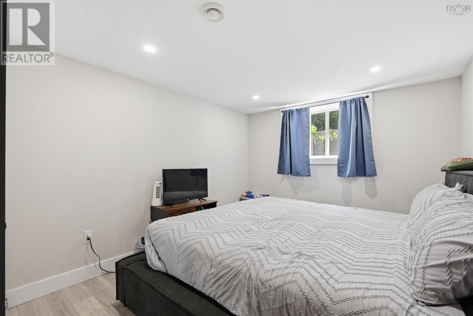 8B Gordon Street - 35
