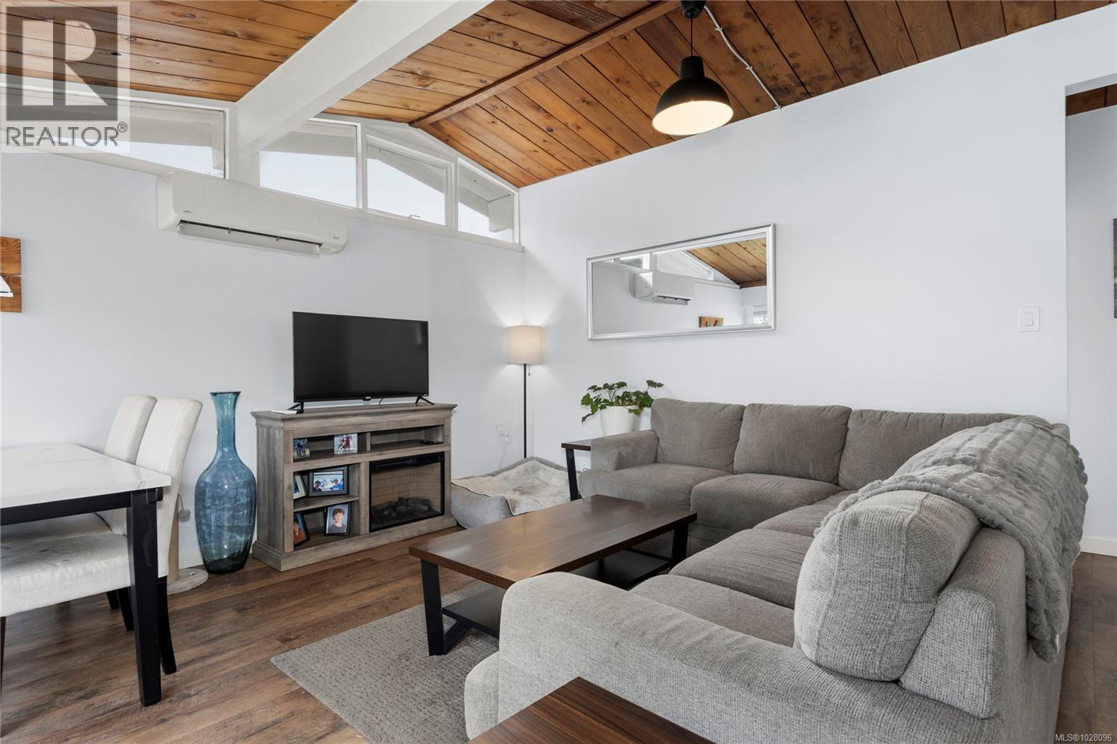 3678 ISLAND Hwy S, Campbell River