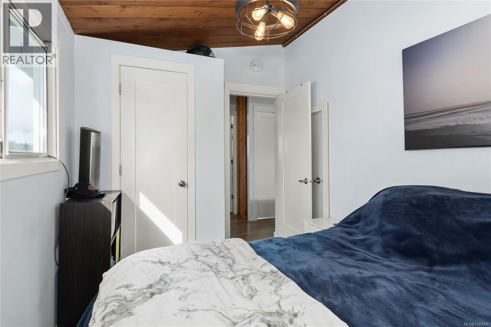 3678 ISLAND Hwy S, Campbell River