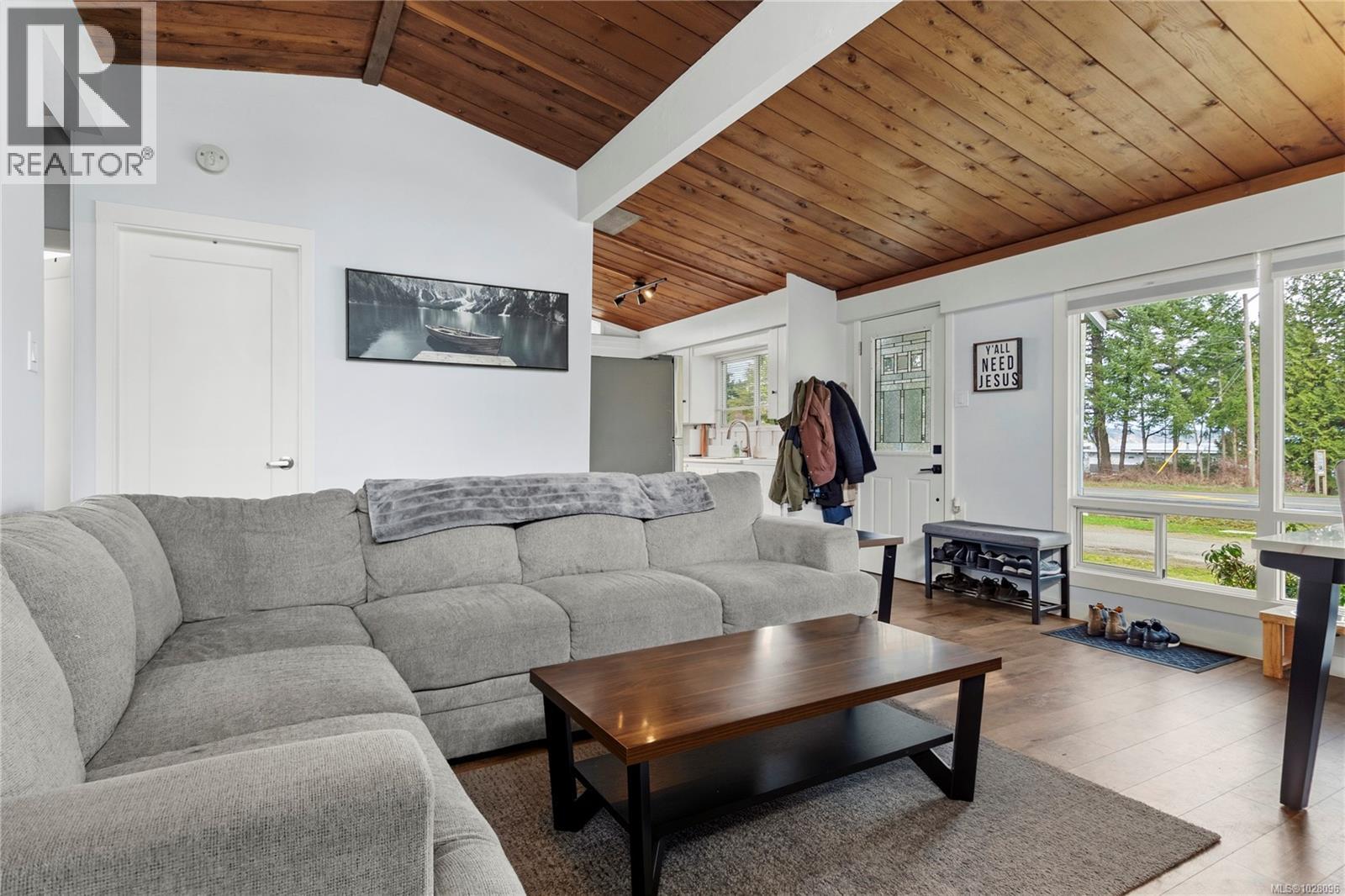 3678 ISLAND Hwy S, Campbell River