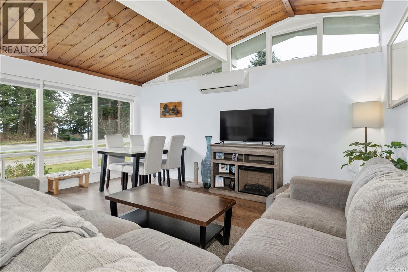 3678 ISLAND Hwy S, Campbell River