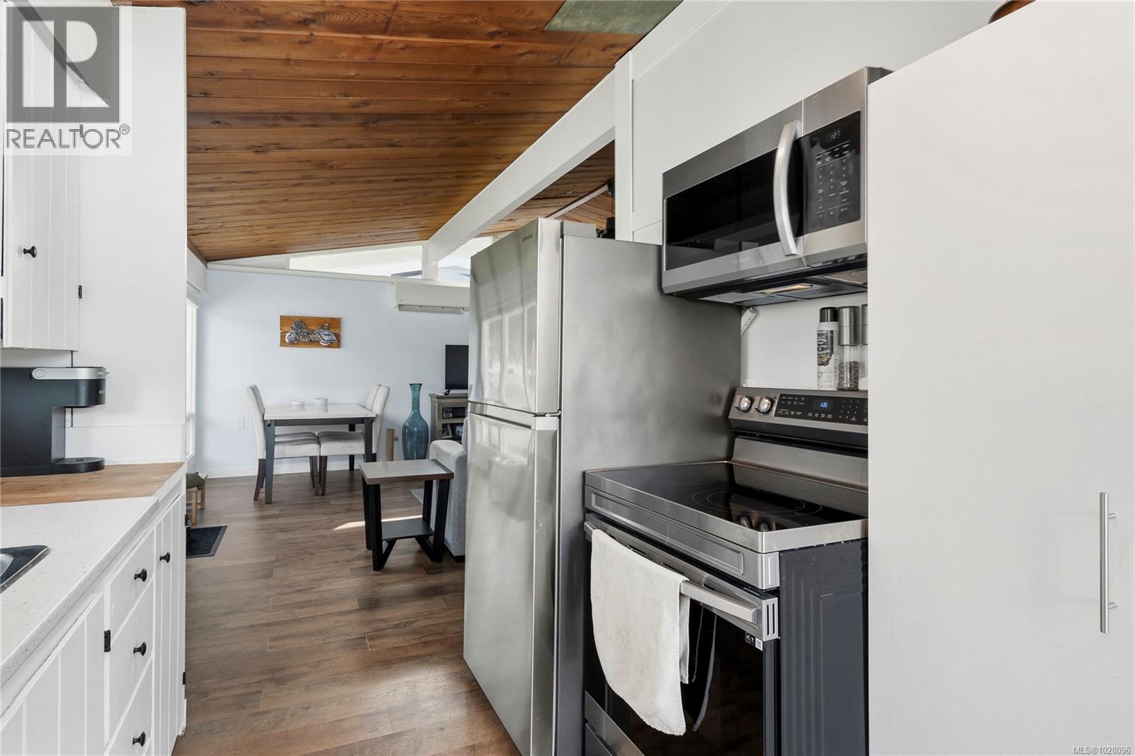 3678 ISLAND Hwy S, Campbell River
