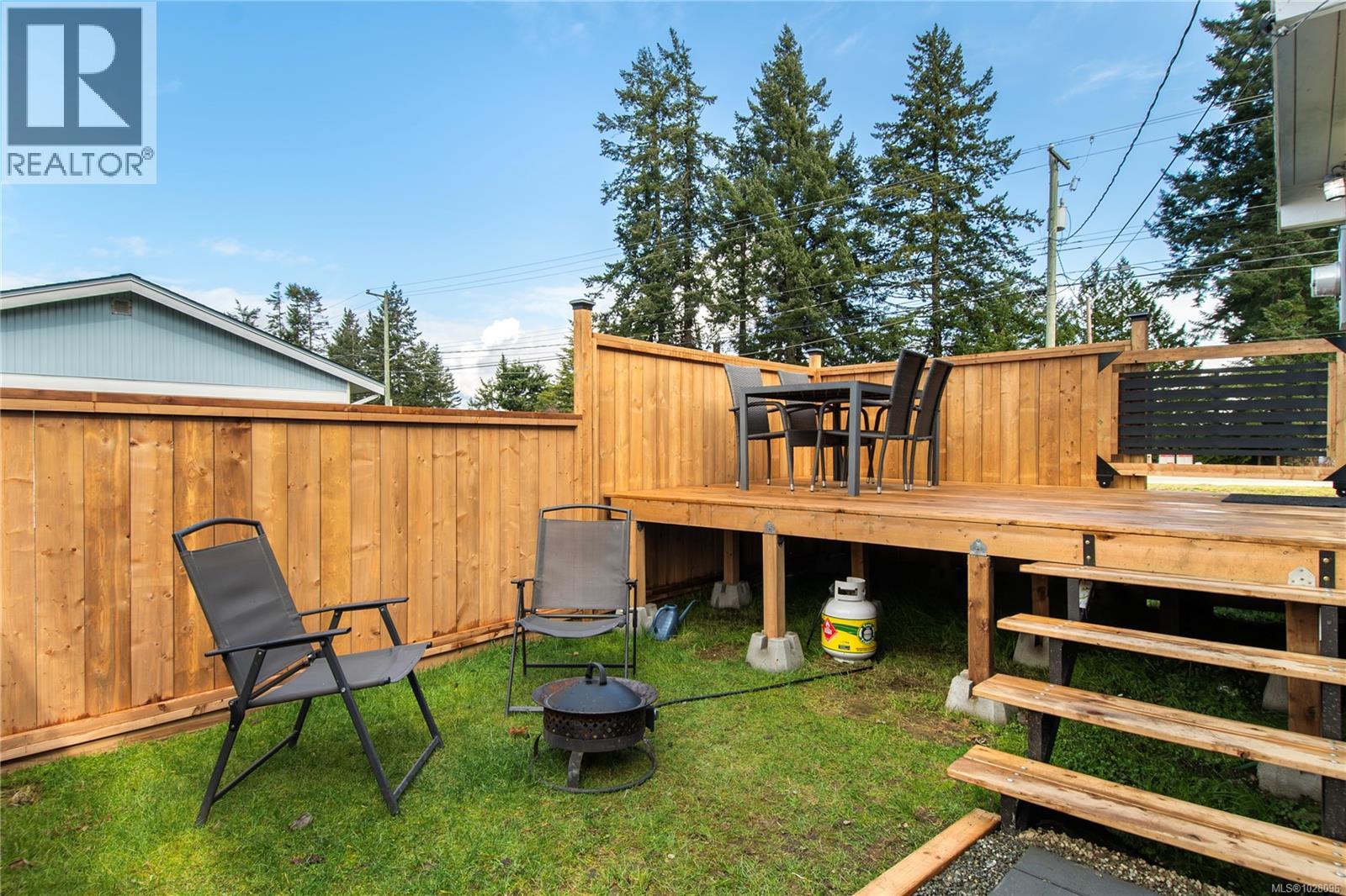 3678 ISLAND Hwy S, Campbell River