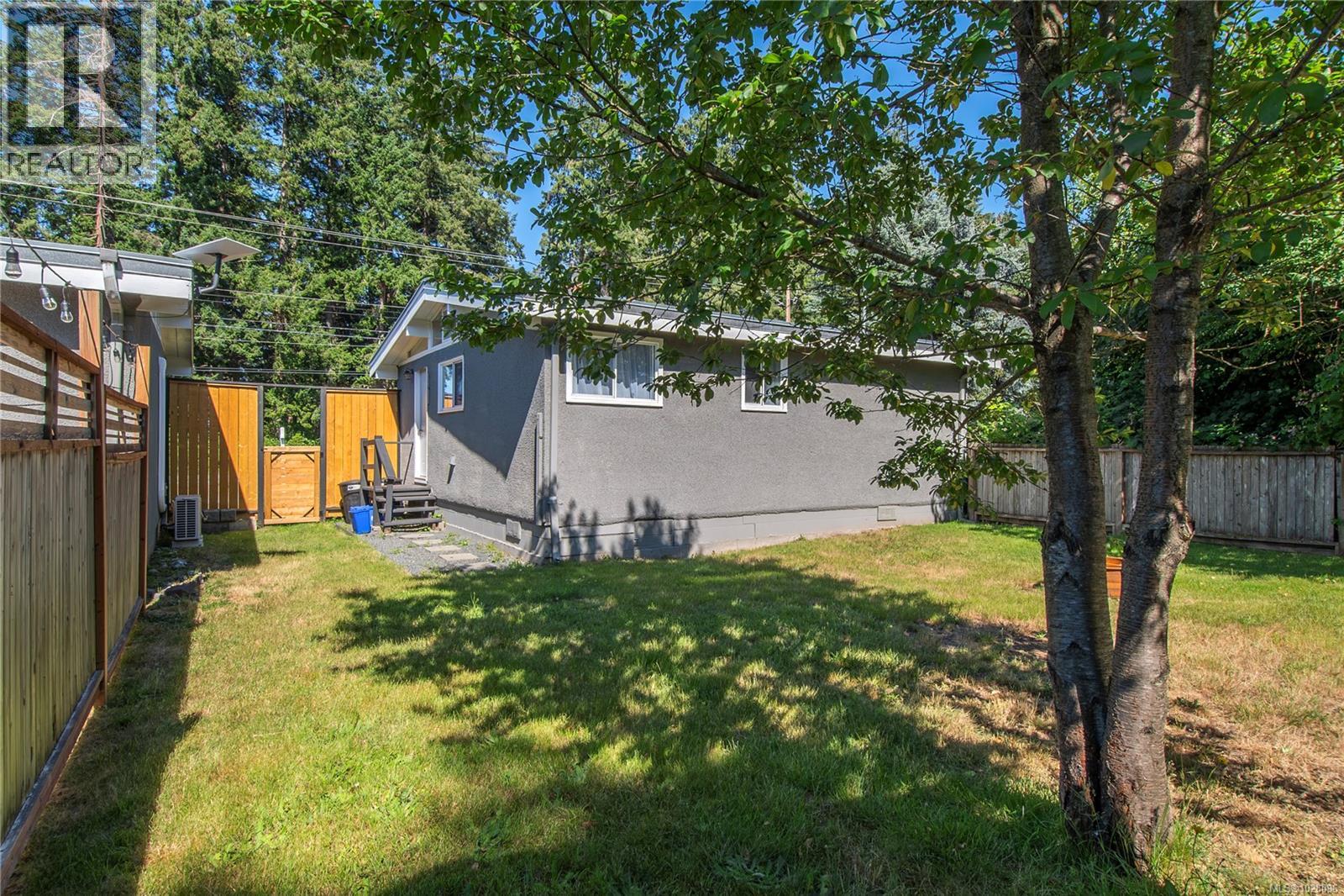 3678 ISLAND Hwy S, Campbell River