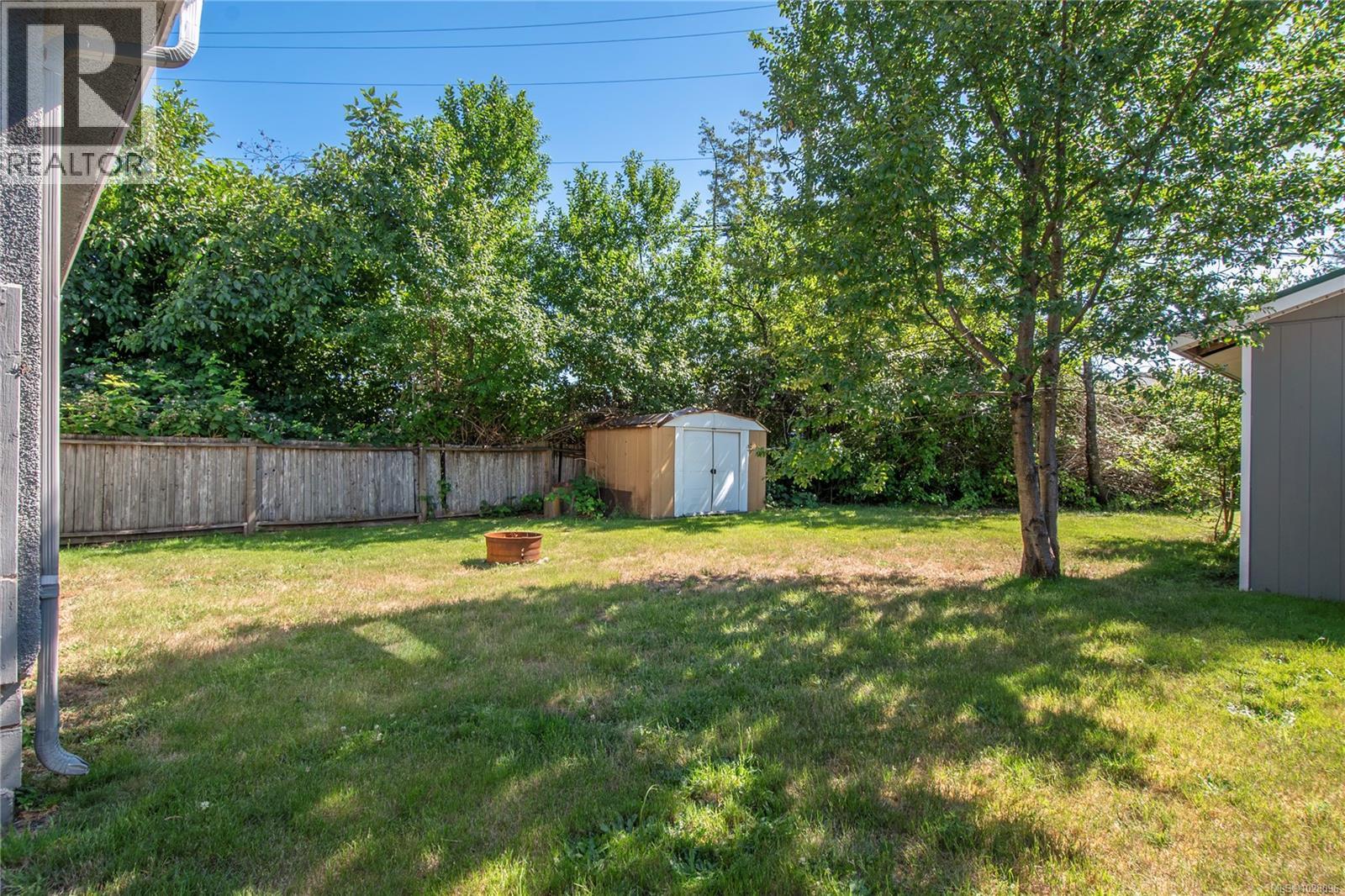 3678 ISLAND Hwy S, Campbell River