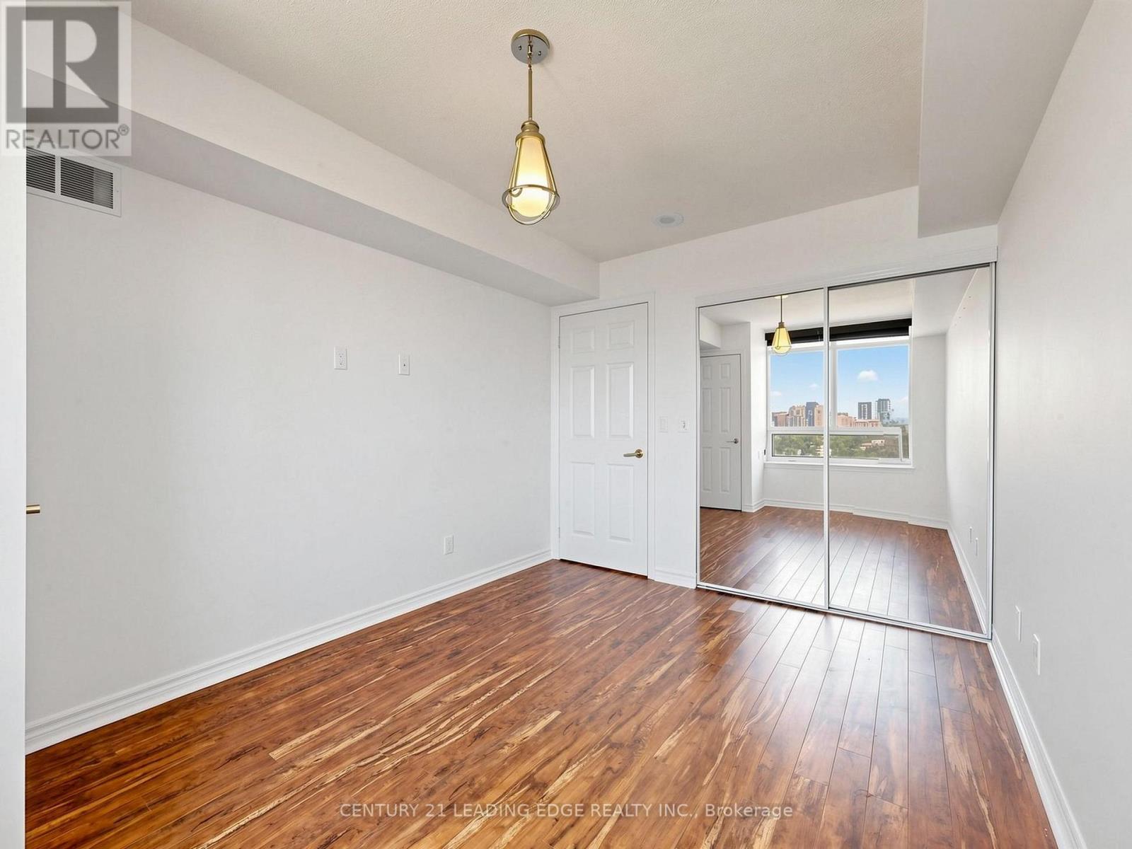 #1601 18 KENASTON GARDEN - Image 24
