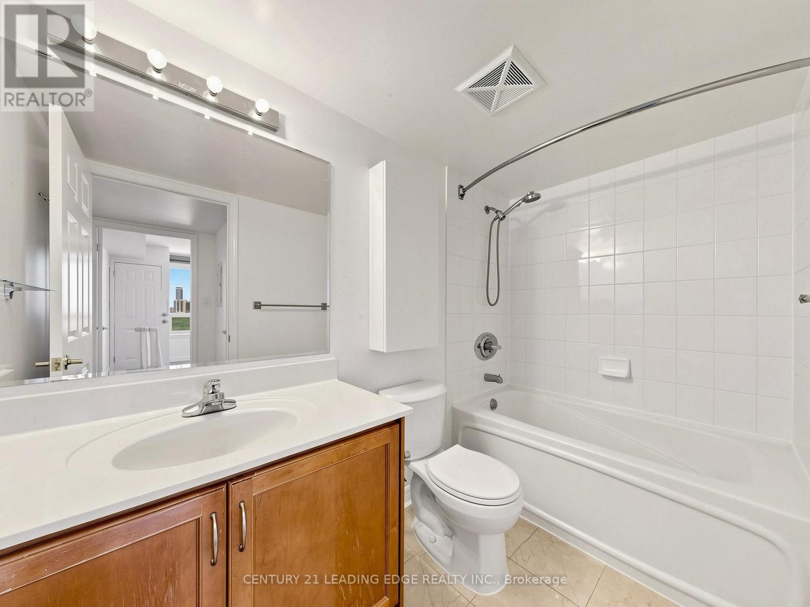 #1601 18 KENASTON GARDEN - 25