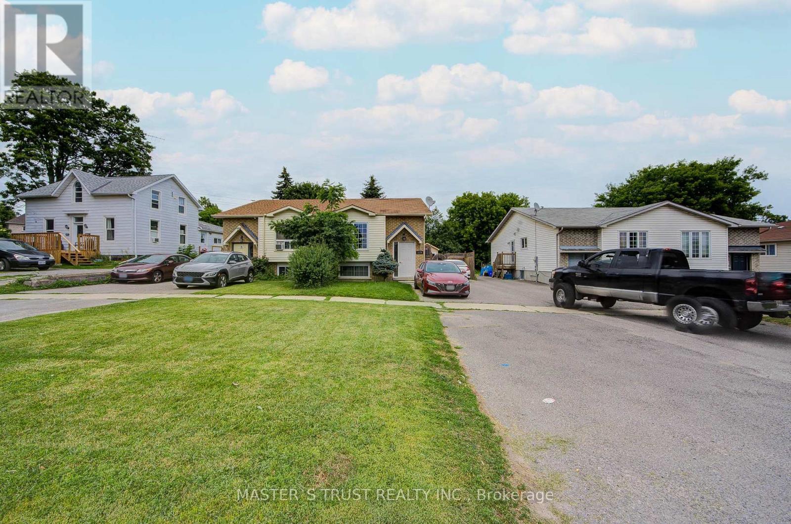 1179 SIMCOE STREET S - 2